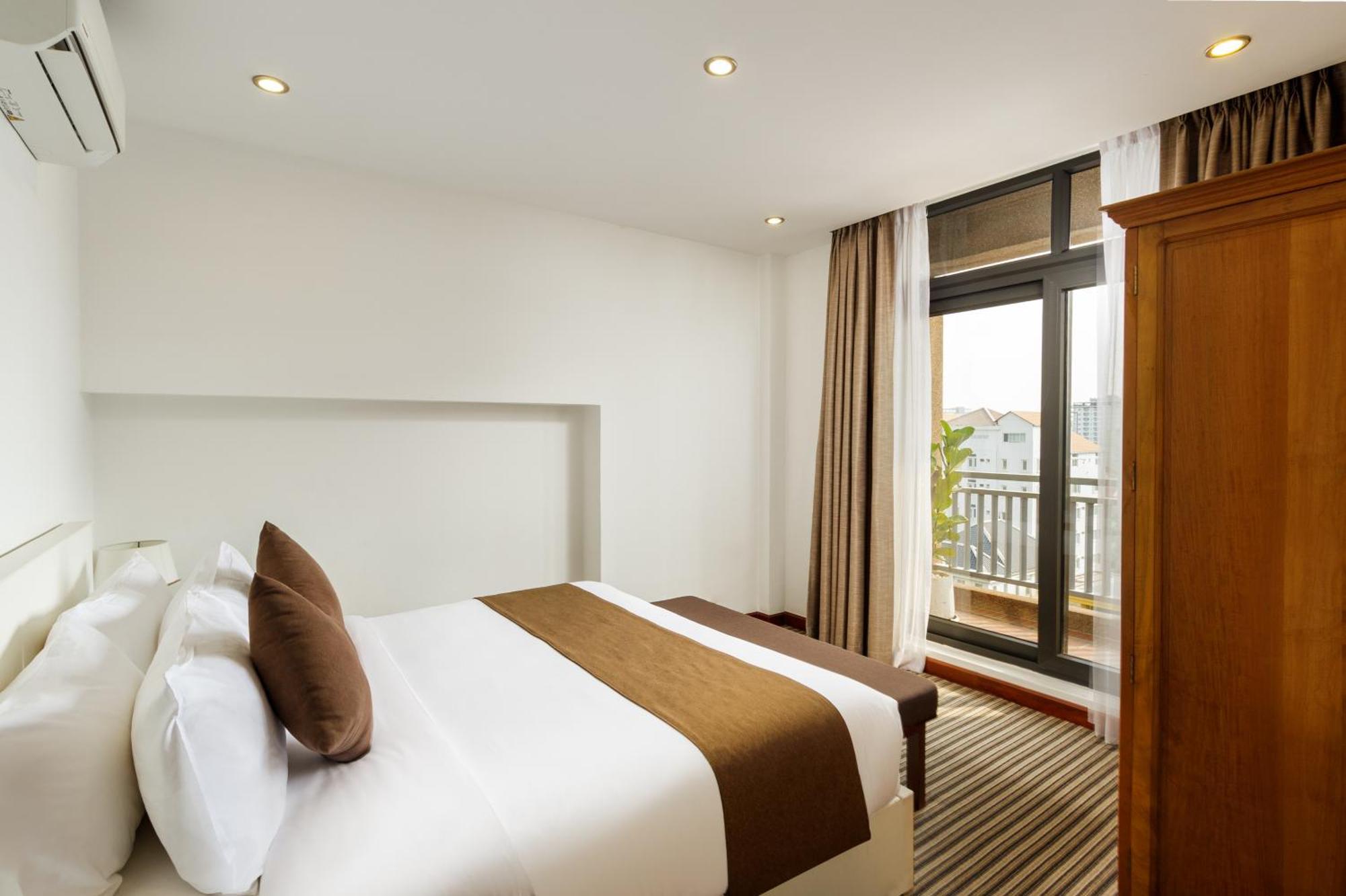 Jaya Suites Hotel Phnom Penh Bagian luar foto