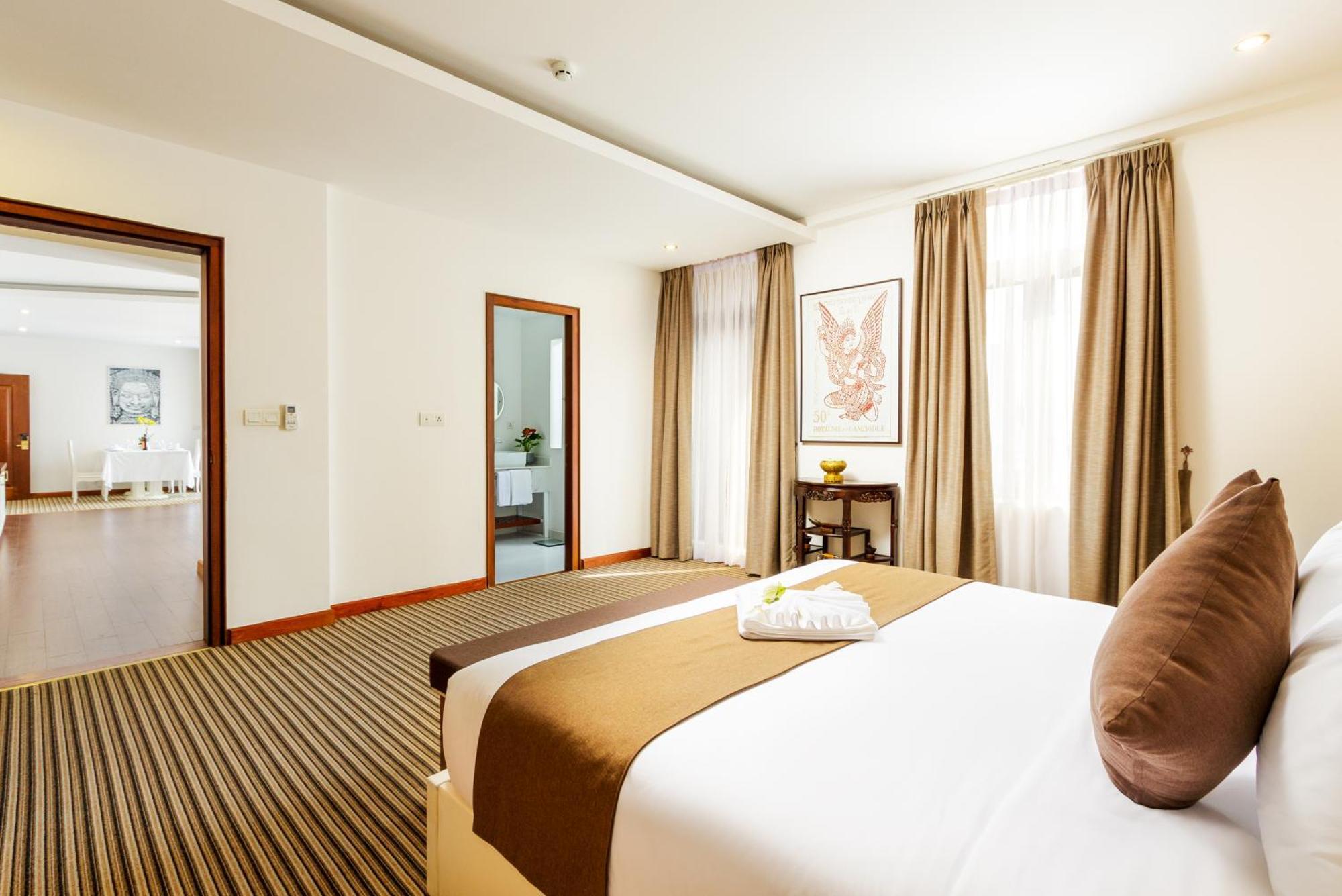 Jaya Suites Hotel Phnom Penh Bagian luar foto