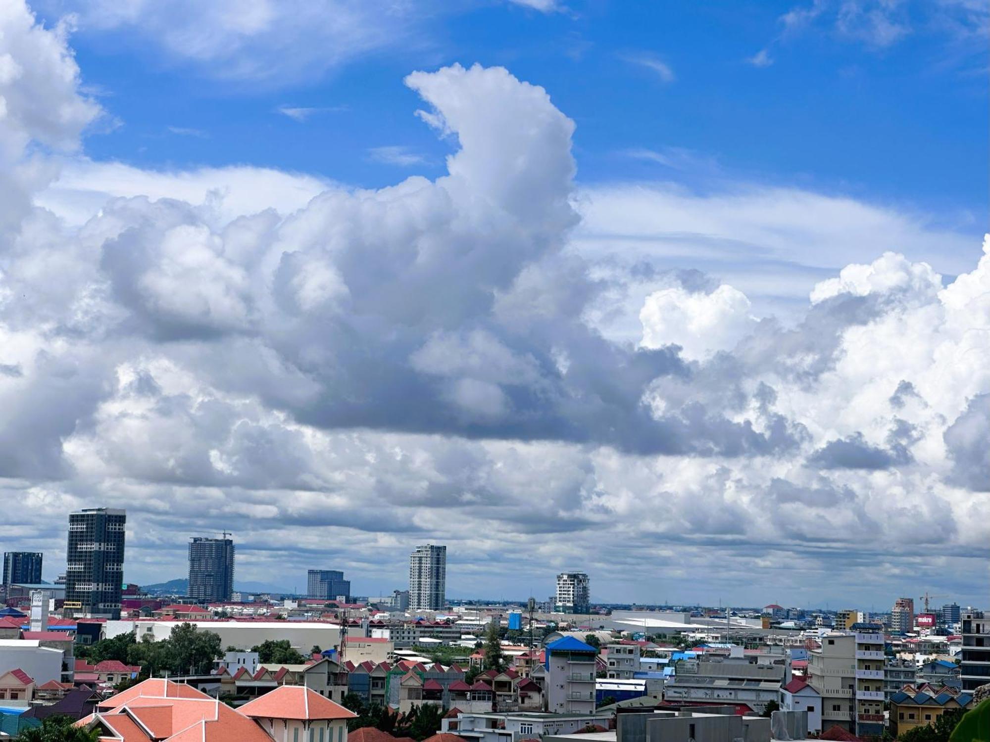 Jaya Suites Hotel Phnom Penh Bagian luar foto