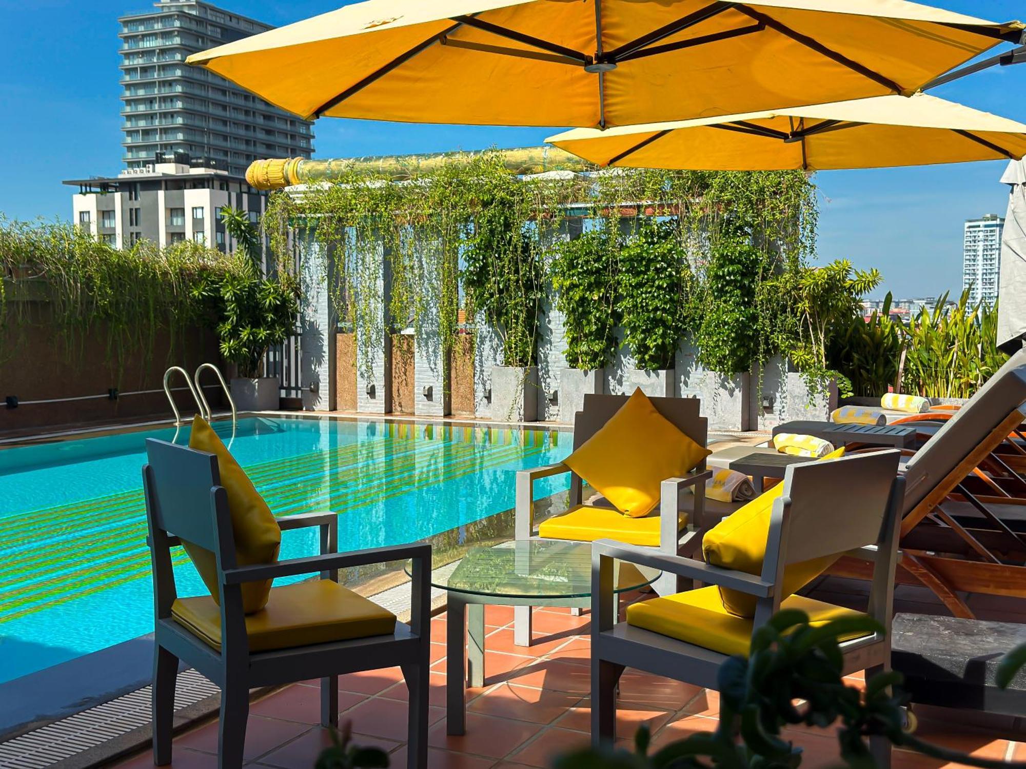 Jaya Suites Hotel Phnom Penh Bagian luar foto